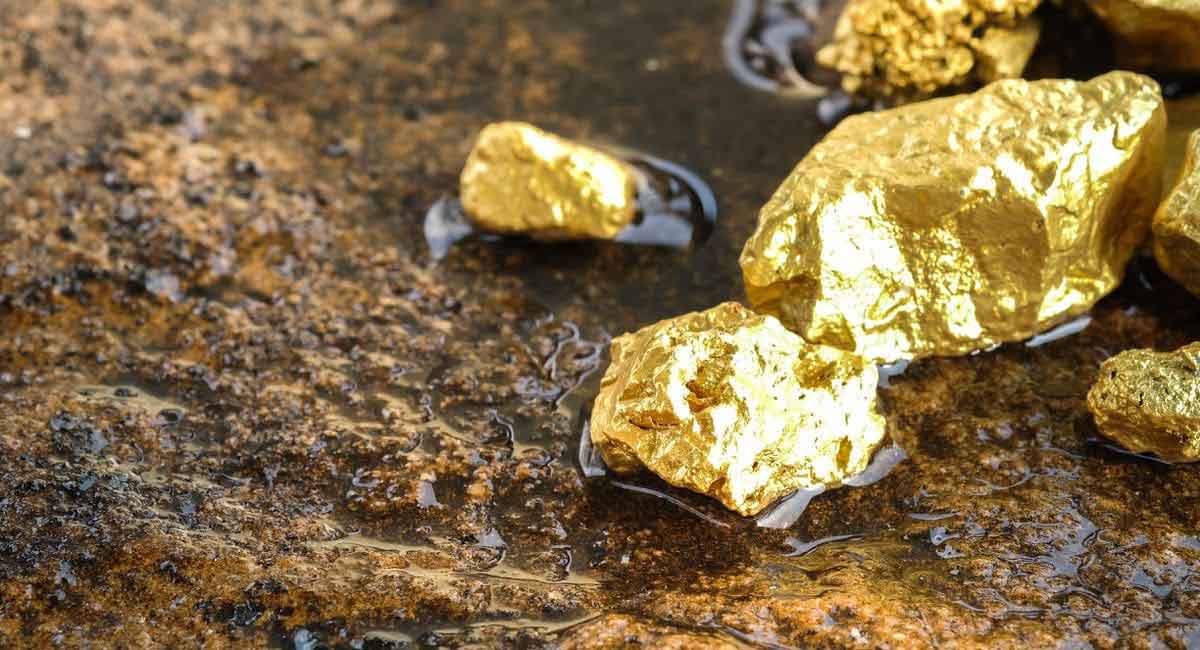 https://gatetoafricaghana.com/wp-content/uploads/2025/02/gold_mining.jpg